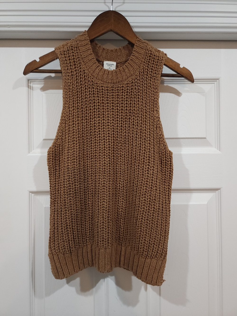Abercrombie & Fitch Camel Knit Sleeveless Crewneck Sweater